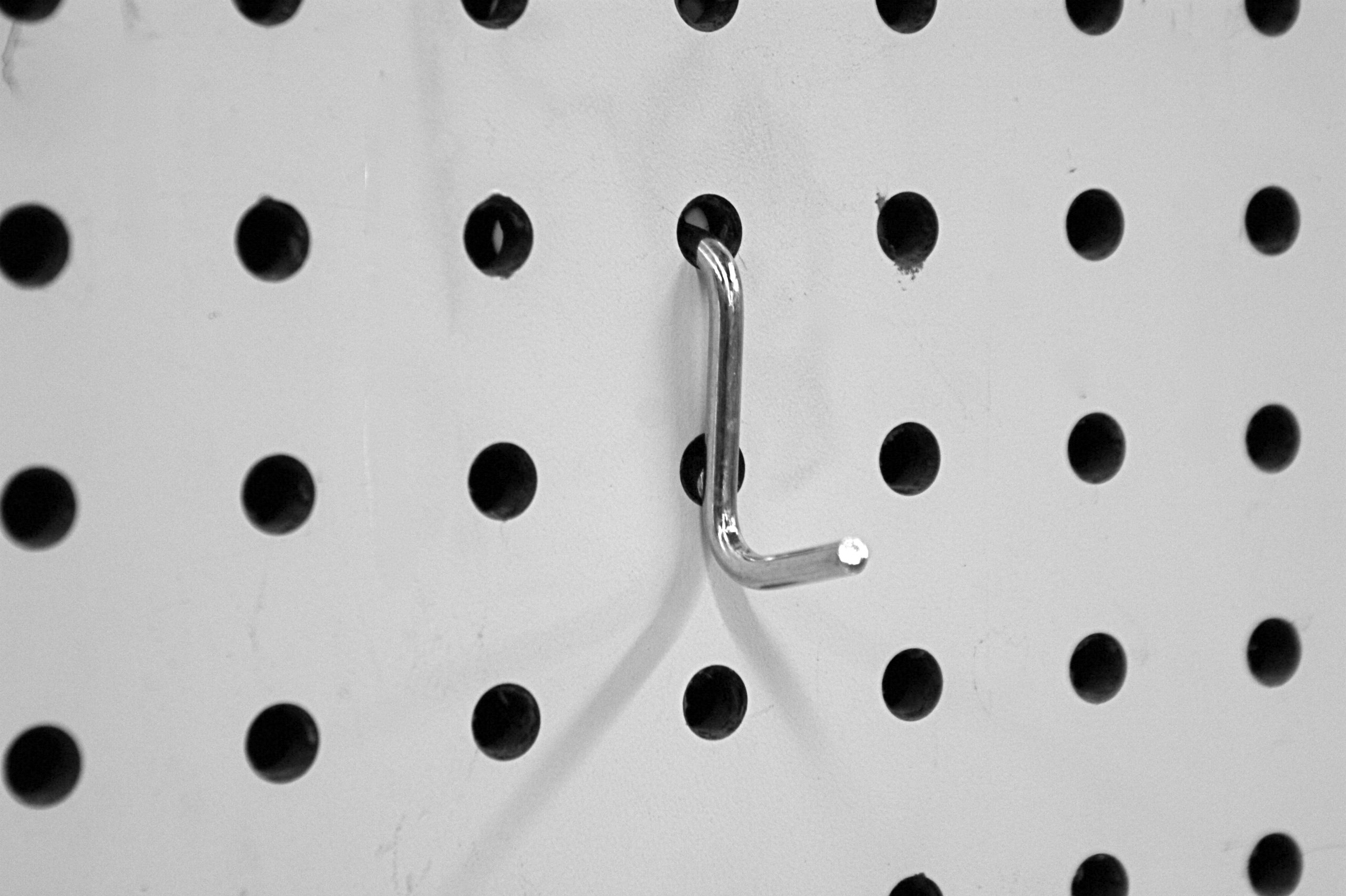 PEGBOARD L-HOOK 1.5 - Detroit Store Fixture Co.  Custom made slatwall and  slatwall units made in the USA